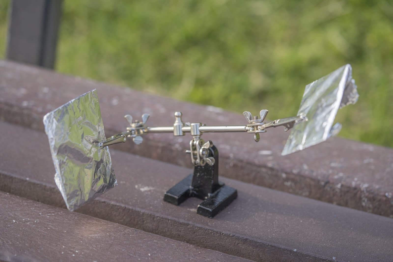 A makeshift reflector in photography tips & tricks.